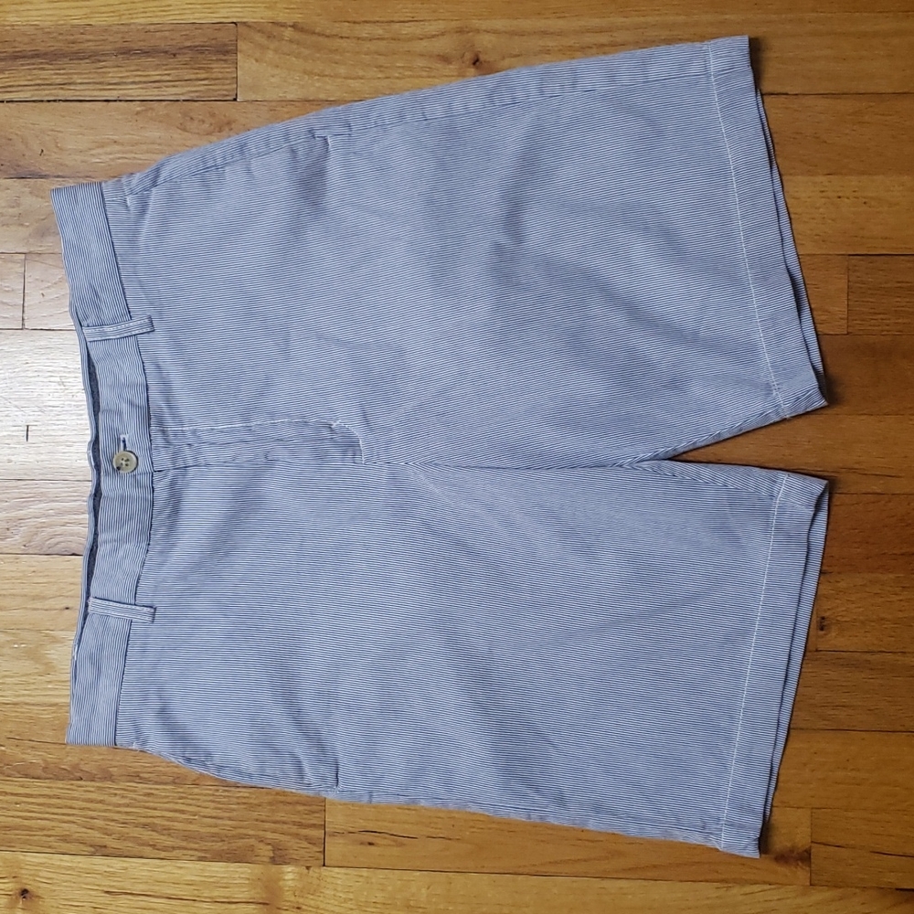 Izod Seersucker Shorts size 33 EUC!